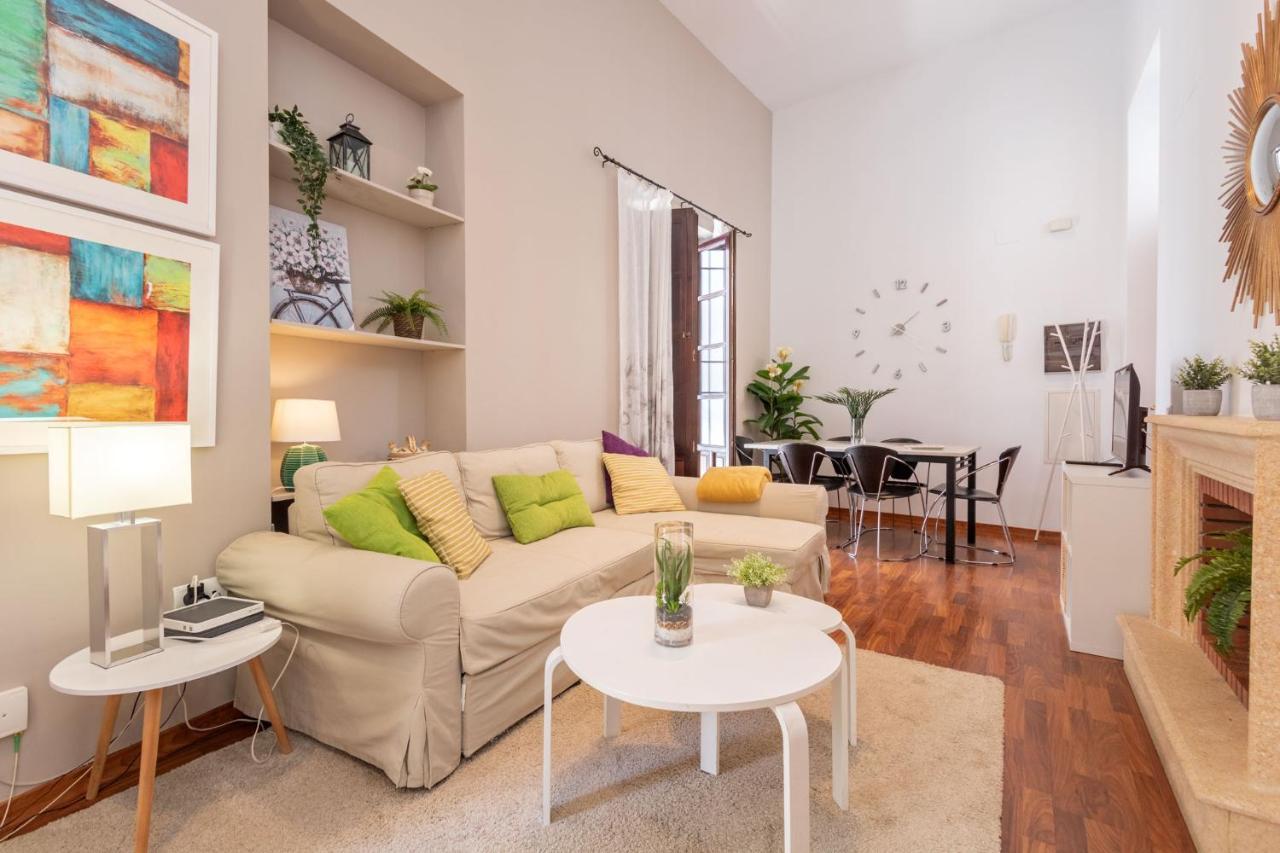 Ferienwohnung Abades Giralda Deluxe By Valcambre Sevilla Exterior foto