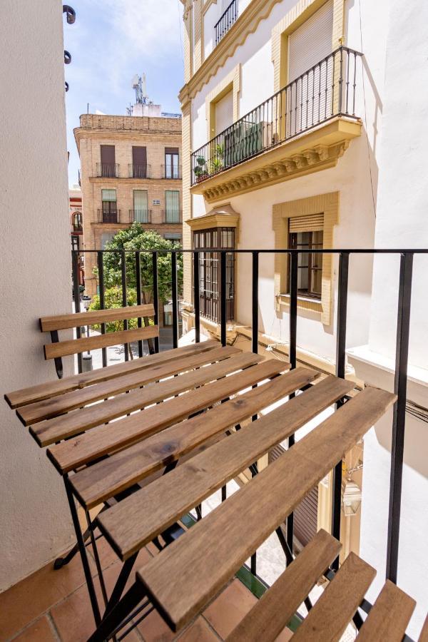 Ferienwohnung Abades Giralda Deluxe By Valcambre Sevilla Exterior foto