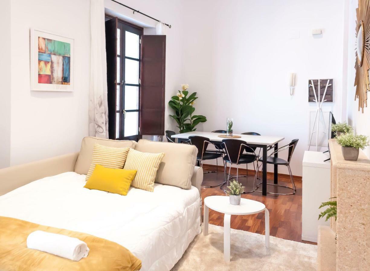 Ferienwohnung Abades Giralda Deluxe By Valcambre Sevilla Exterior foto